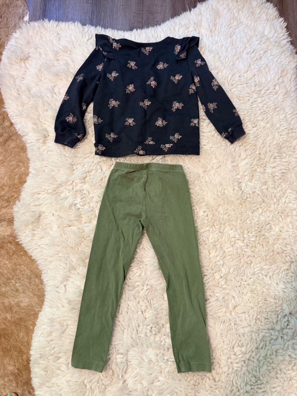 OshKosh B'gosh Black Floral Ruffle Top with Olive Green Leggings Set - Picture 6 of 6